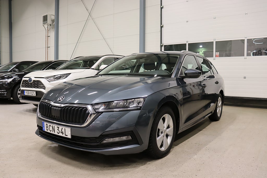 Skoda Octavia Kombi 2.0 TDI B-Kamera D-Värm Drag Navi 150hk