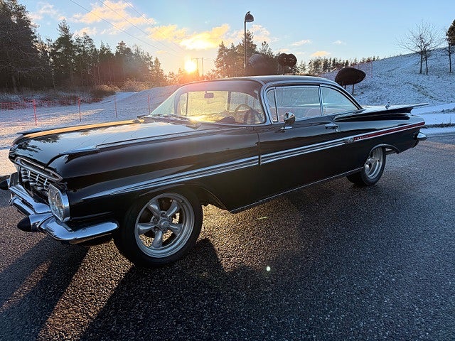 Chevrolet Impala Helrenoverad bil med 454