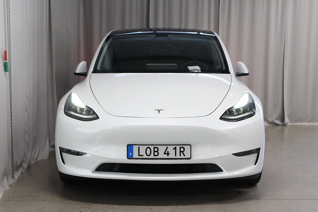 Tesla Model Y Performance 534 HK, Värmepump, Drag, 21 Uberturbine