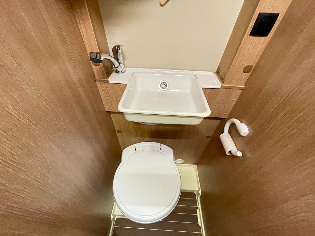 Roadcar 600 / B-körkort / Under 6m / Cykelställ /   - Roadcar