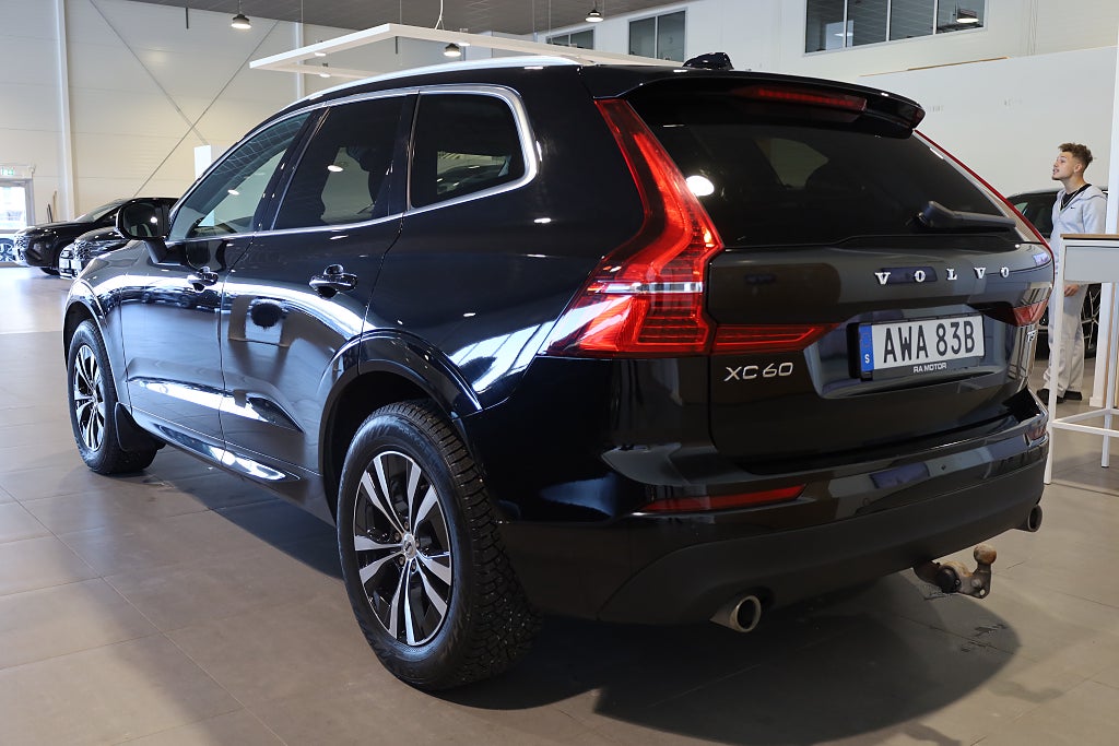 Volvo XC60 T5 AWD Geartronic Momentum Advanced Drag Pano Navi 2020