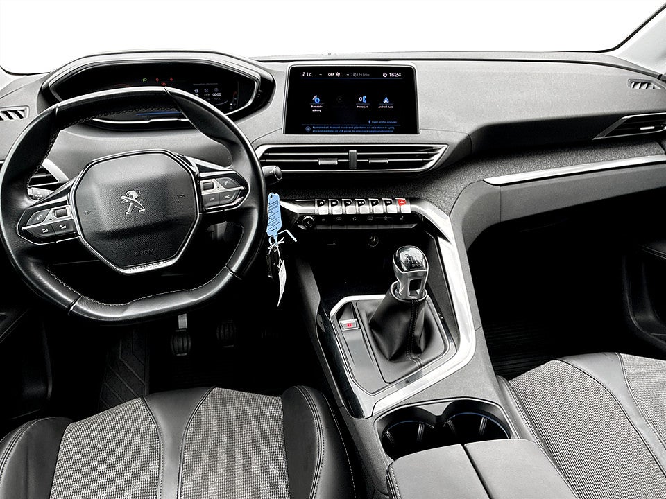 Bild på Peugeot 3008 Allure 1.2 PT 130hk DRAG P-SENSORER