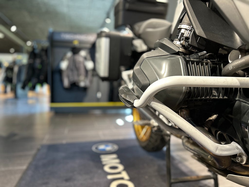 BMW R1250GS / Style HP / 3st väskor / 3,45% ränta / Motobågar