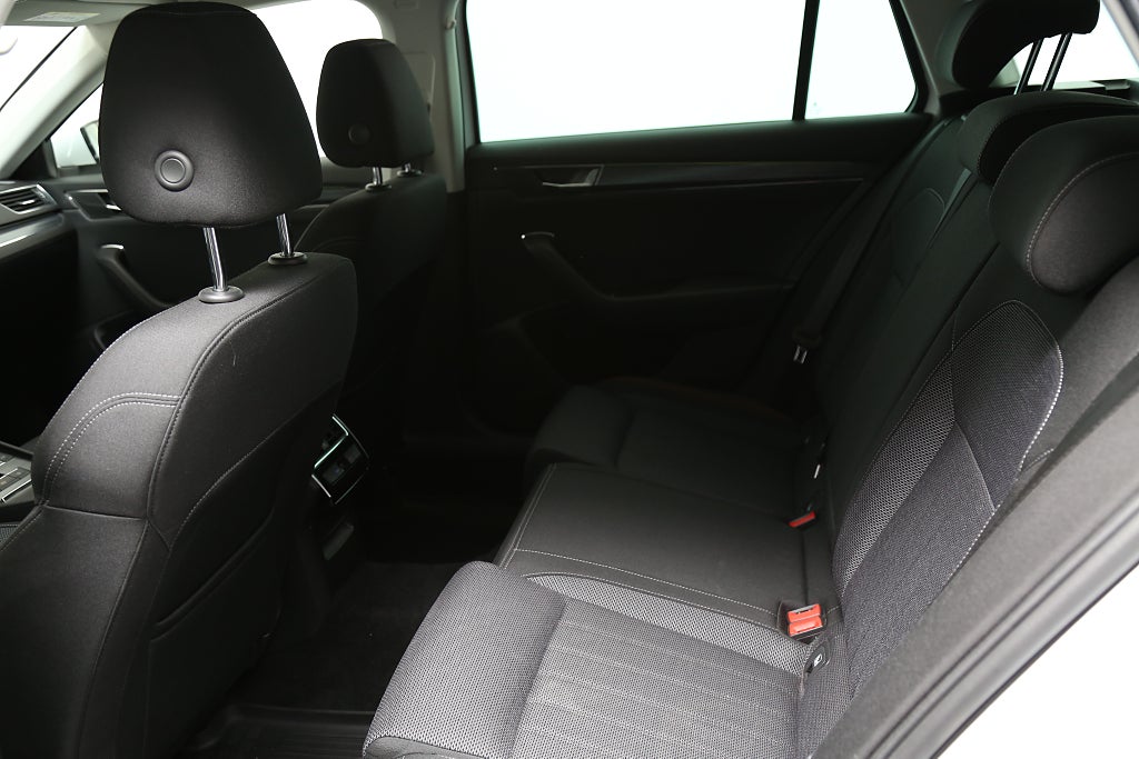 Skoda Superb iV Kombi 1,4 Plug-in Hybrid Style Navi Drag 2022