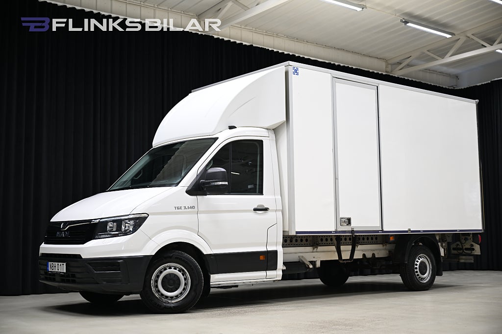 MAN TGE 2.0 TDI 140HK Automat|Volymskåp|BG-Lyft|Sidodörr|Moms