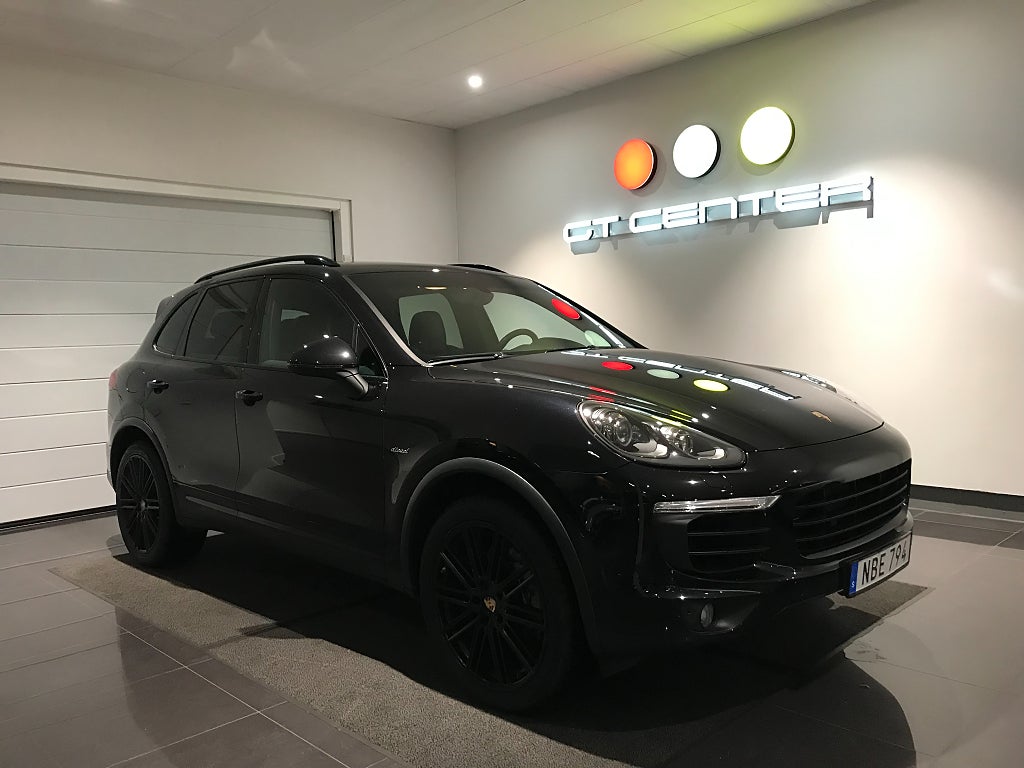 Porsche Cayenne Diesel Sport Chrono Värmare Kamera Eldrag 262hk