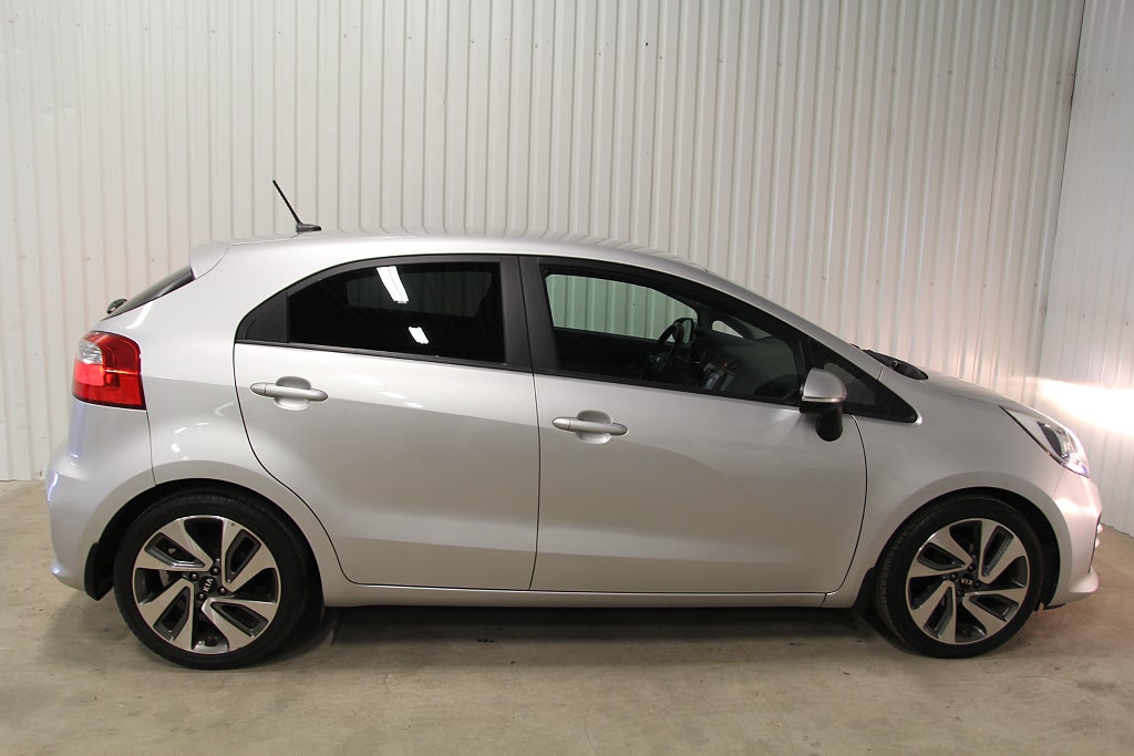 Kia Rio 5-dörrar 1.2  dragkrok(löstagbar), NAV, P-sensor, BT