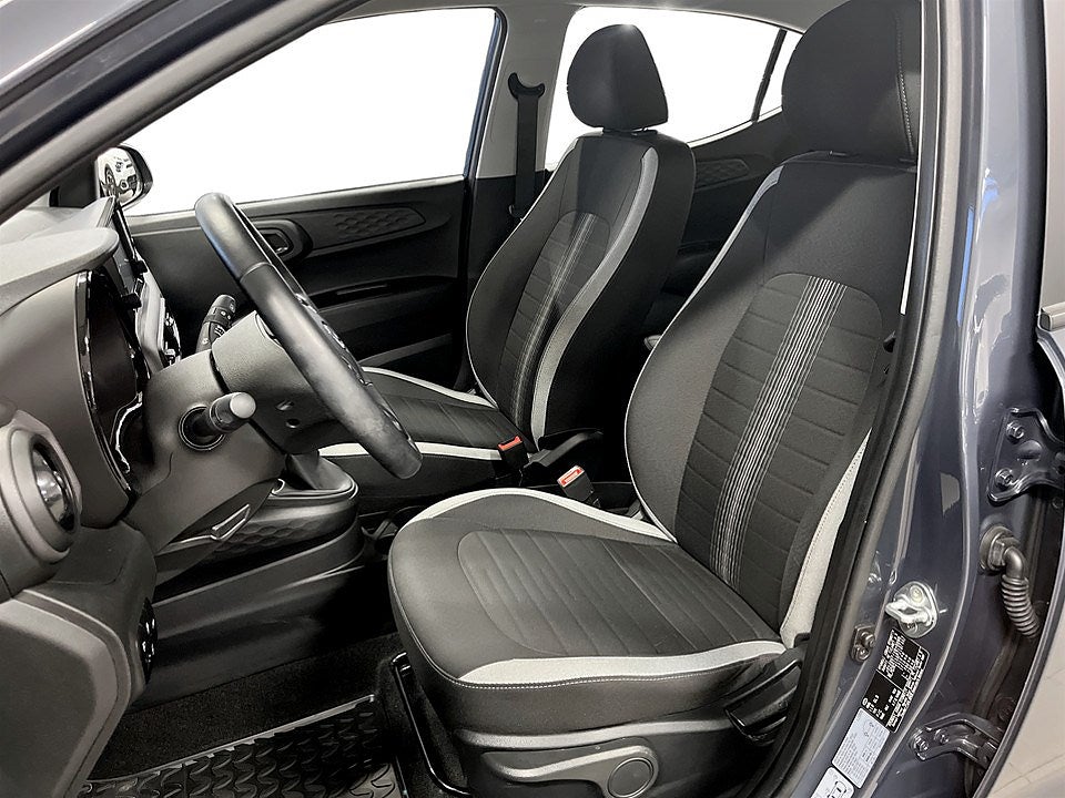 Bild på Hyundai i10 Essential 1.0 67hk - CARPLAY, RATTVÄRME
