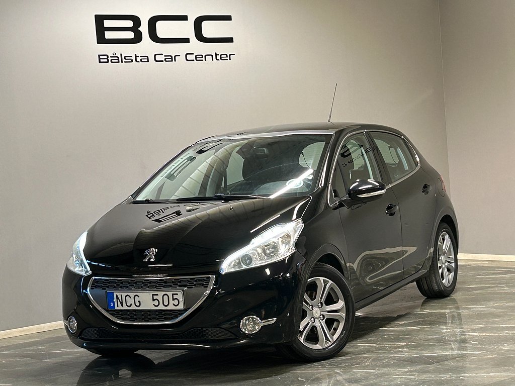 Peugeot 208 5-dörrar 1.2 VTi PANORAMA NAVI NY-SERVAD NY-BES 