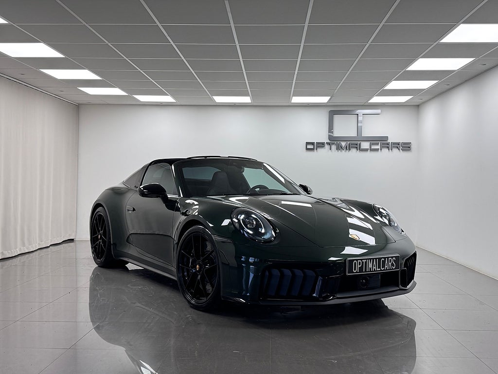 Porsche 992 Targa 4 GTS Facelift Oak-Green 541HK MOMS 