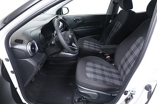 Halvkombi Hyundai i10 8 av 18