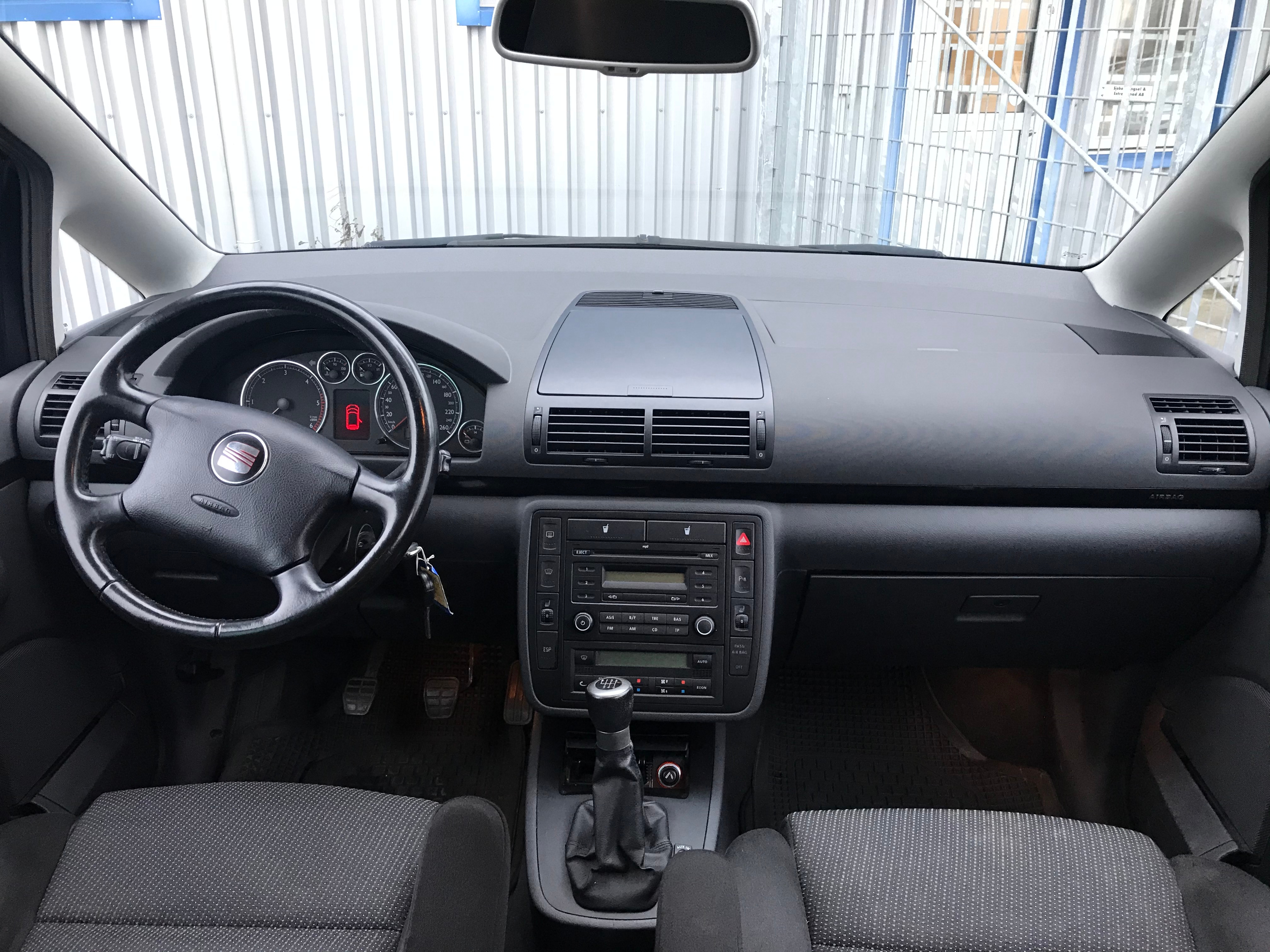 Seat Alhambra 2010, photo 7/36