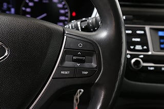 Halvkombi Hyundai i20 17 av 24