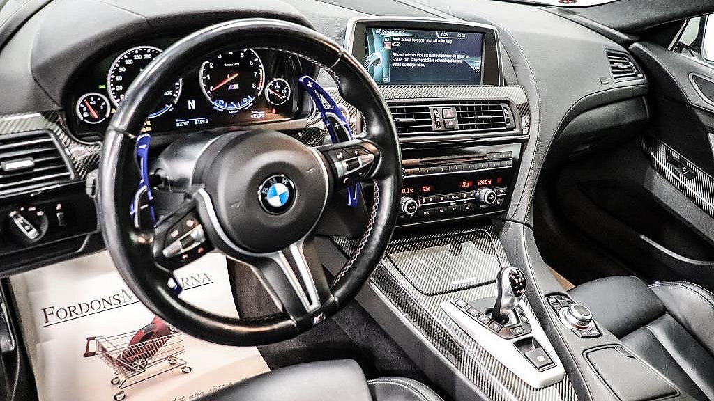 Den här BMW M6 har en  steg 2 optimerad motor. 