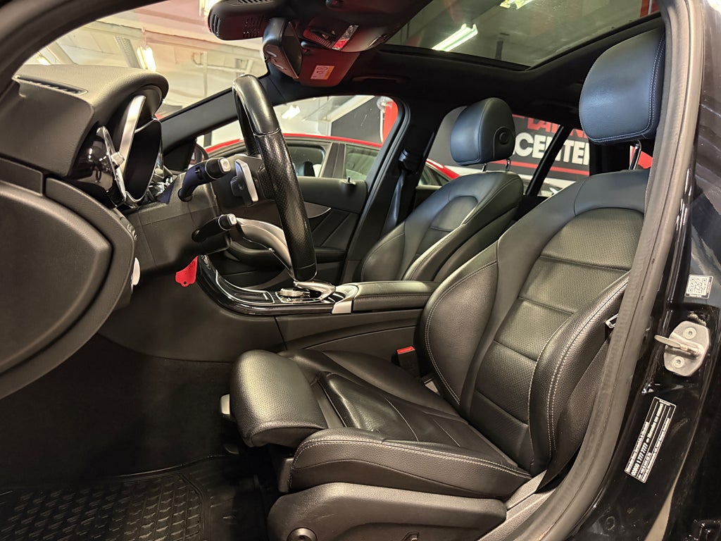 Mercedes-Benz C220 d 2018 - miniatyr 15