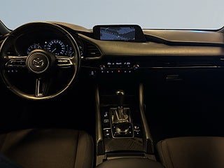Mazda 3 Hatchback 2.0/SoV-Däck/B-Kamera/MoK/Psens/HuD/Ad.Fart – bild 8