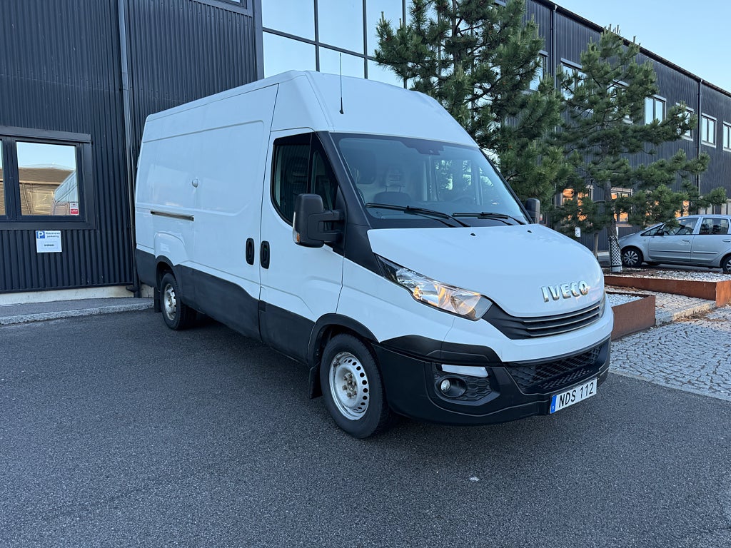 Iveco Daily Skåpbil 2.3 JTD Hi-Matic MOMSBIL/Ny kamrem/Ny Besiktad 