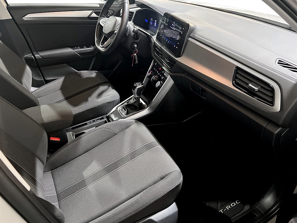 Bild på Volkswagen T-Roc Base 1.5 TSI 150hk Aut - CARPLAY, P-SENSORER