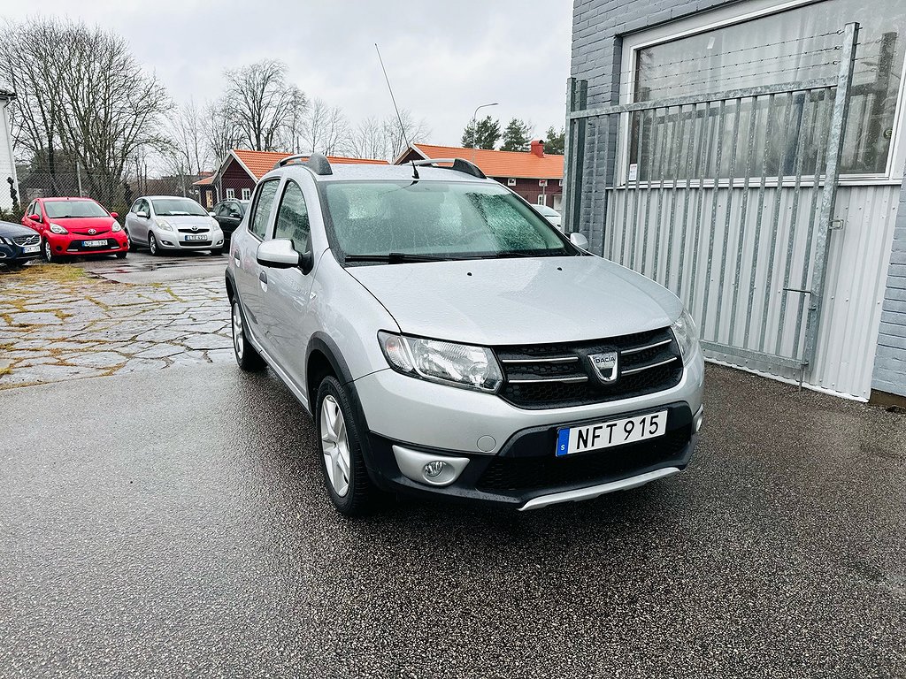 Dacia Sandero Stepway 0.9 TCE 90HK / NAVI / 4400Mil