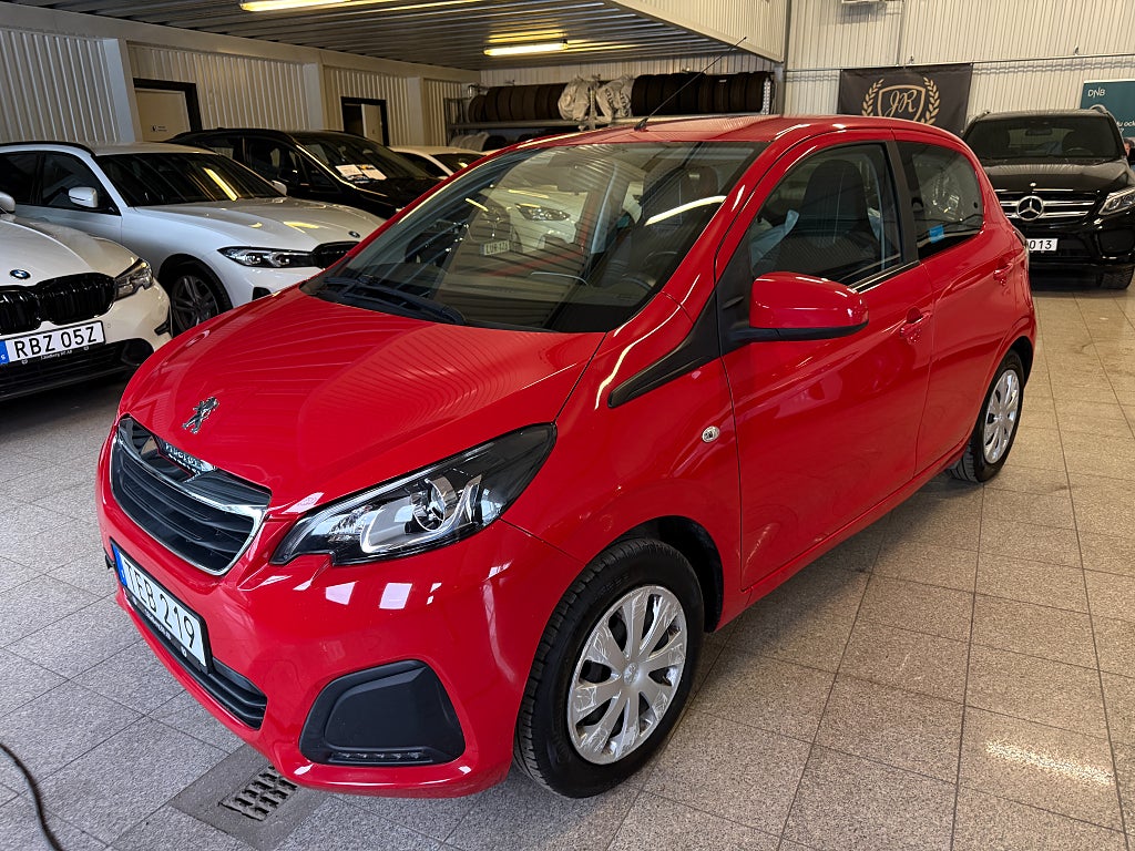 Peugeot 108 1.0 VTi 2 ägare Låga mil Ny bes Ny servad Motorvärmare