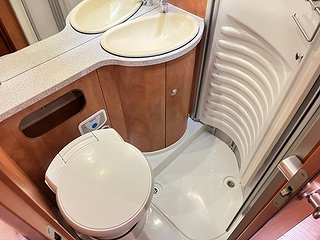 Husbil-halvintegrerad Carthago CHIC C-LINE T 4.3 18 av 24