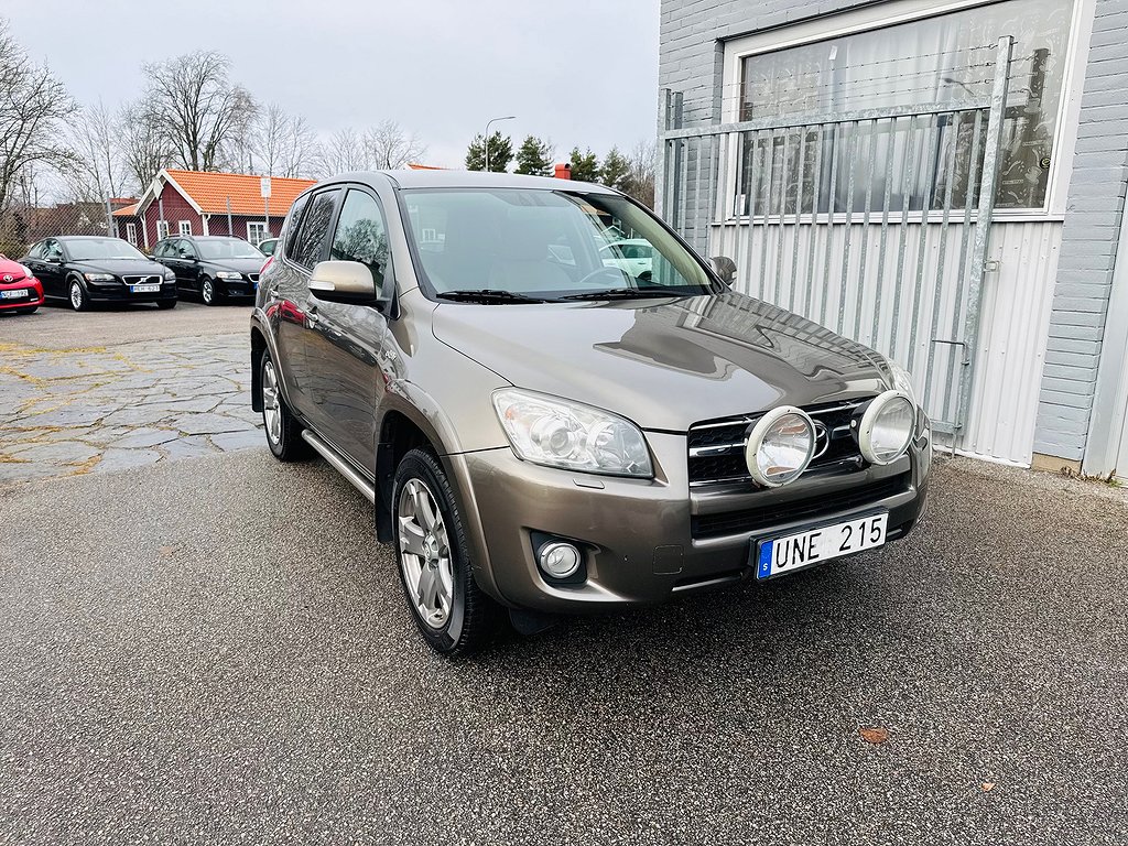 Toyota RAV4 2.2 177HK D-CAT 4X4 / DRAG / VÄRMARE