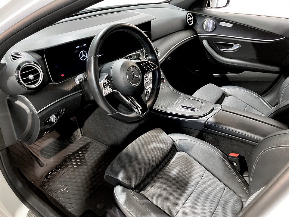 Bild på Mercedes-Benz E300 de 4MATIC AMG Line PHEV 306hk Aut B-KAMERA DRAG CARPLAY
