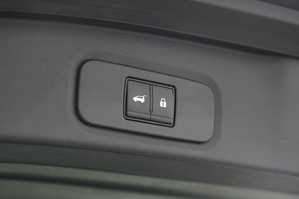 Nissan Qashqai 1,3 158hk N-Connecta Aut l Elbaklucka | HuD | Moms 2025