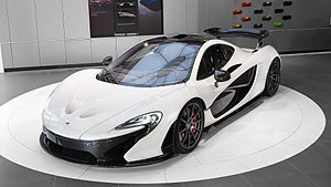 McLaren P1 har en V8-motor som får hjälp av en elmotor. 