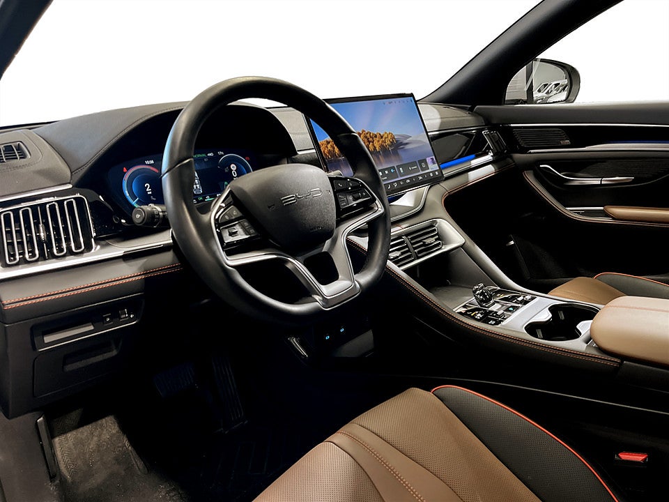 Bild på BYD SEAL U DM-i 1.5 + 18.3kWh 218hk Aut PANO 360° HUD