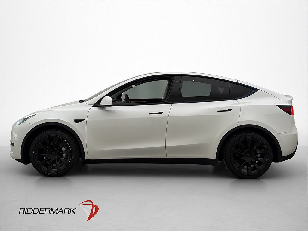 Tesla Model Y Standard Range 299hk Autopilot Dragkrok MOMS