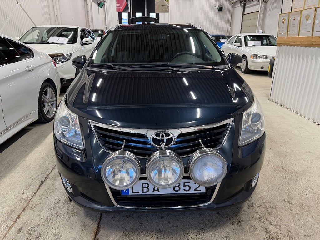 Toyota Avensis Kombi 1.8 Valvematic Automat Business Drag