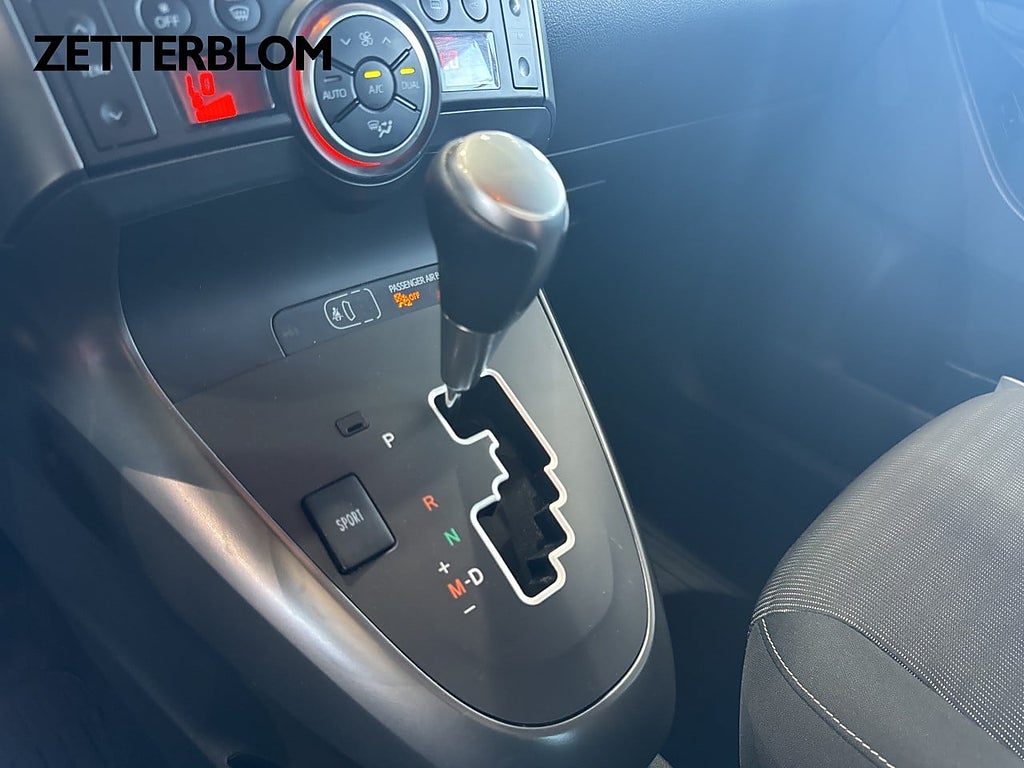 Kombi Toyota Verso 14 av 16