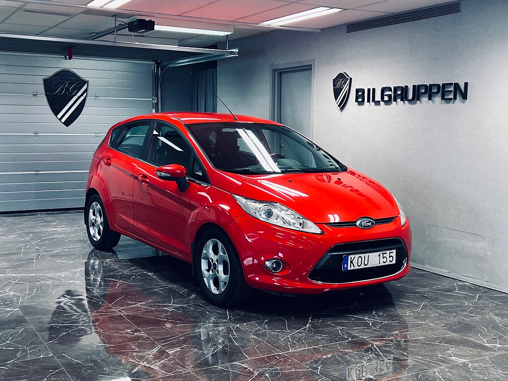 Ford Fiesta 5-dörrar 1.25 Titanium|Fullservad|Kamrembytt|Besiktigad