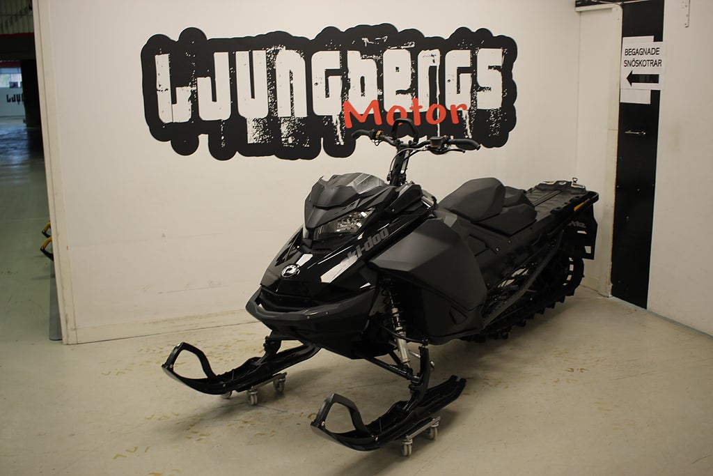 Ski-Doo Summit SP 600R E-tec 146" 2022 *MOMSAD