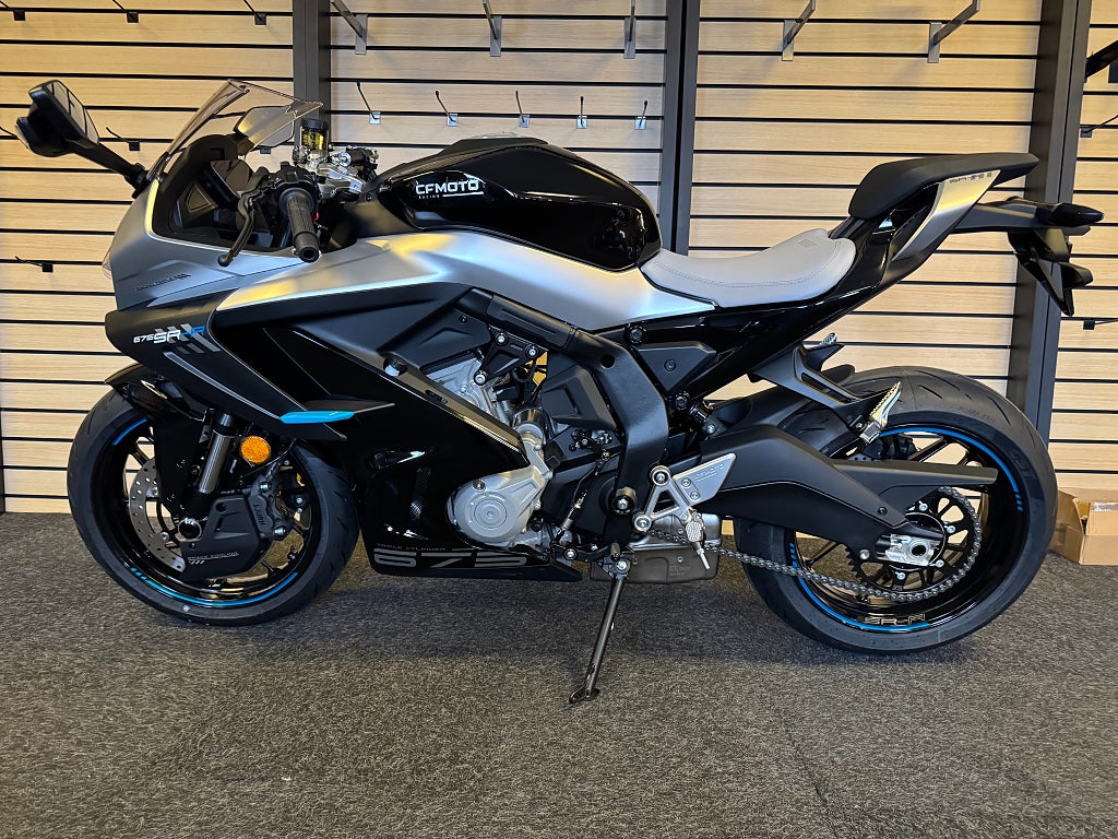 CFMOTO 675SR-R RACING 36-månader RÄNTEFRITT Nebula black-26