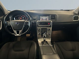 Volvo S60 D3 Momentum S&V-hjul/keyless/Dvärm/Psens/Rattvärm/Fart