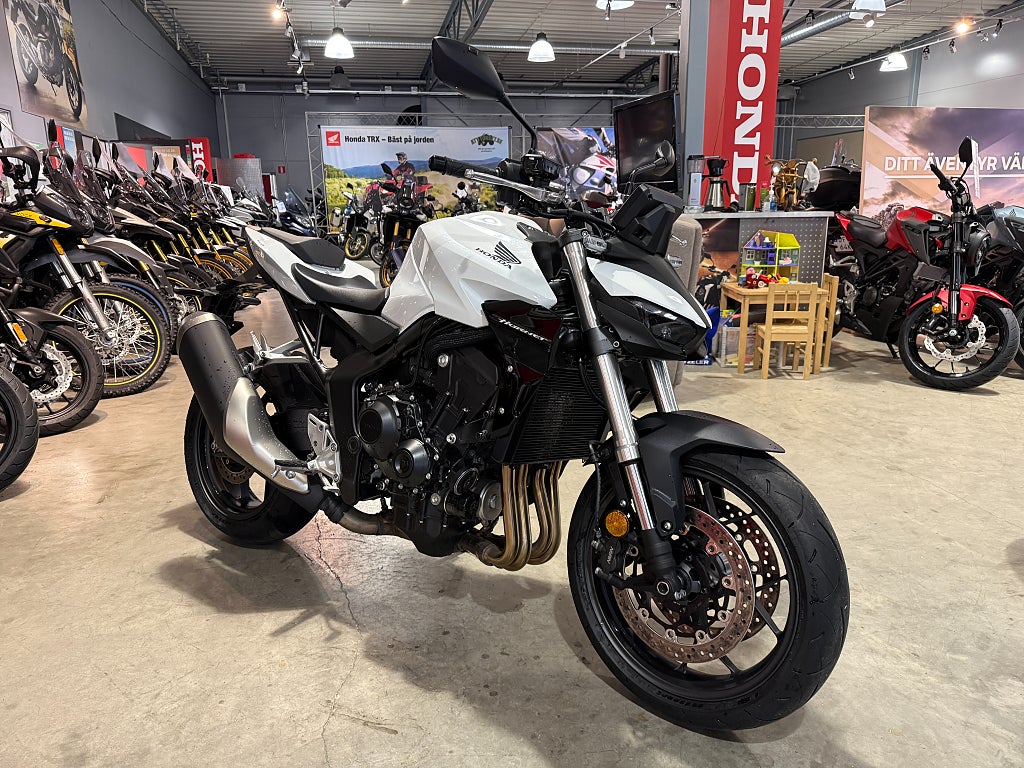 Honda CB1000 Hornet #Endast 230mil# 