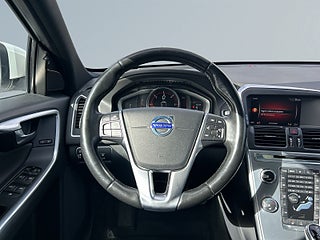 Volvo XC60 D4 AWD Geartronic Drag/Kamera/P-Värm/Pano/Skinn/S&Vdäck – bild 9