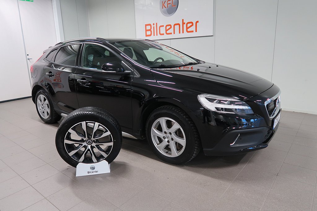 Volvo V40 Cross Country D3 *3,99% RÄNTA* Aut-Pano-Kamera-Skinn-Navi-Keyless SoV10687