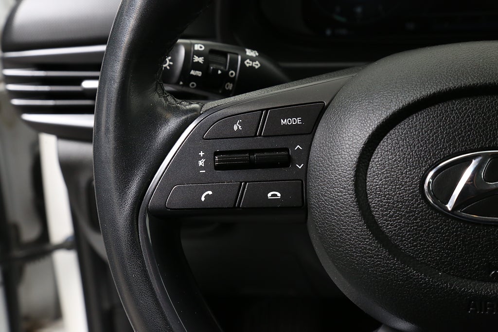 Hyundai i20 1,0 T-GDI 100hk Essential Aut Kamera Motorvärmare