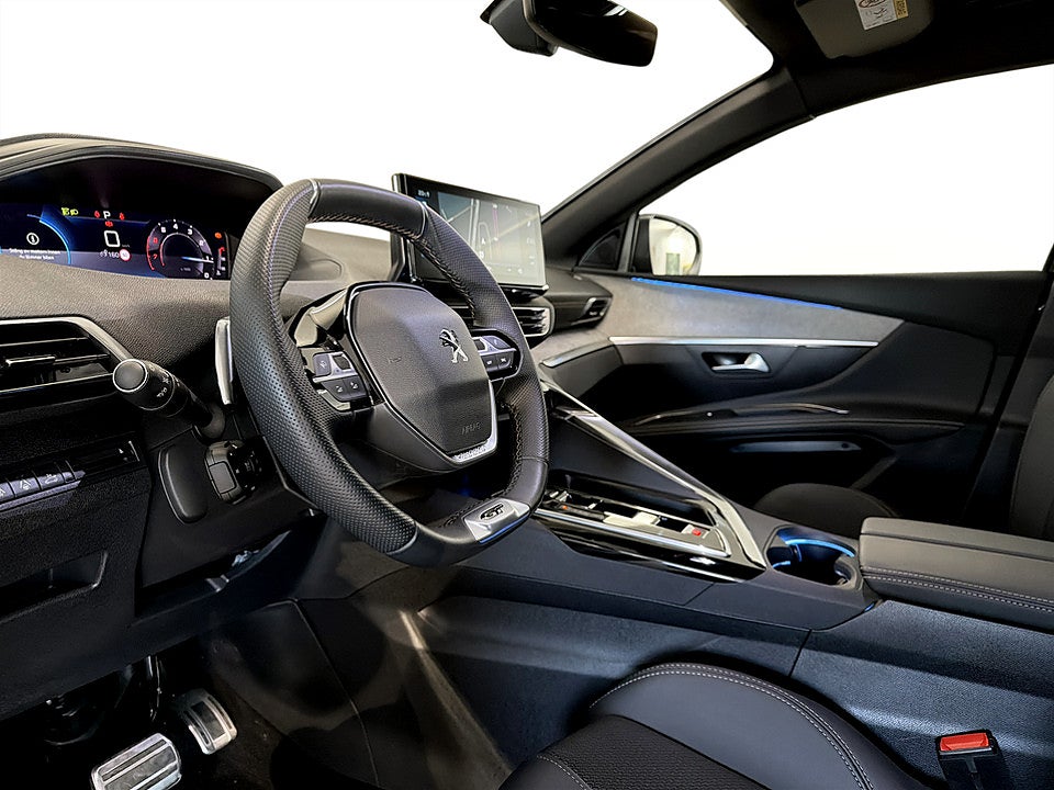 Bild på Peugeot 5008 GT Black Pack 1.2 PT 130hk Aut 7-SITS B-KAMERA CARPLAY