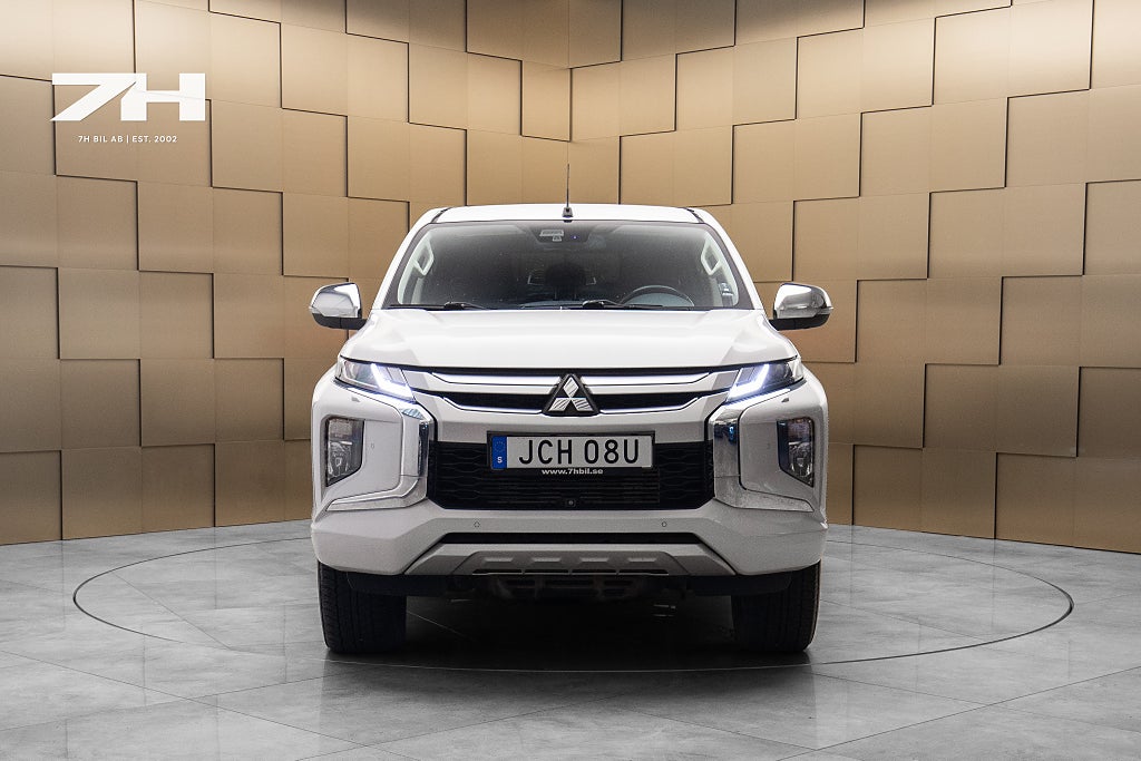 Mitsubishi L200 Dubbelhytt 2.2 Di-D 4WD Moms / Kåpa / Drag / 360 / Värm