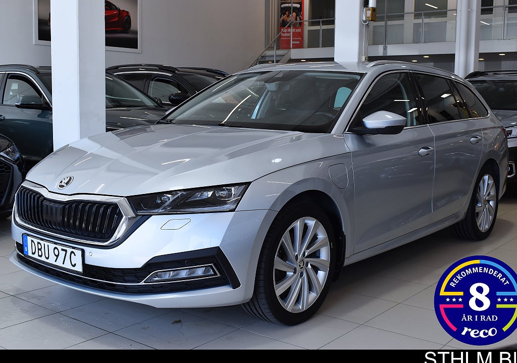 Skoda Octavia Kombi iV Style Carplay Värmare Drag Cockpit 4,95% Ränta