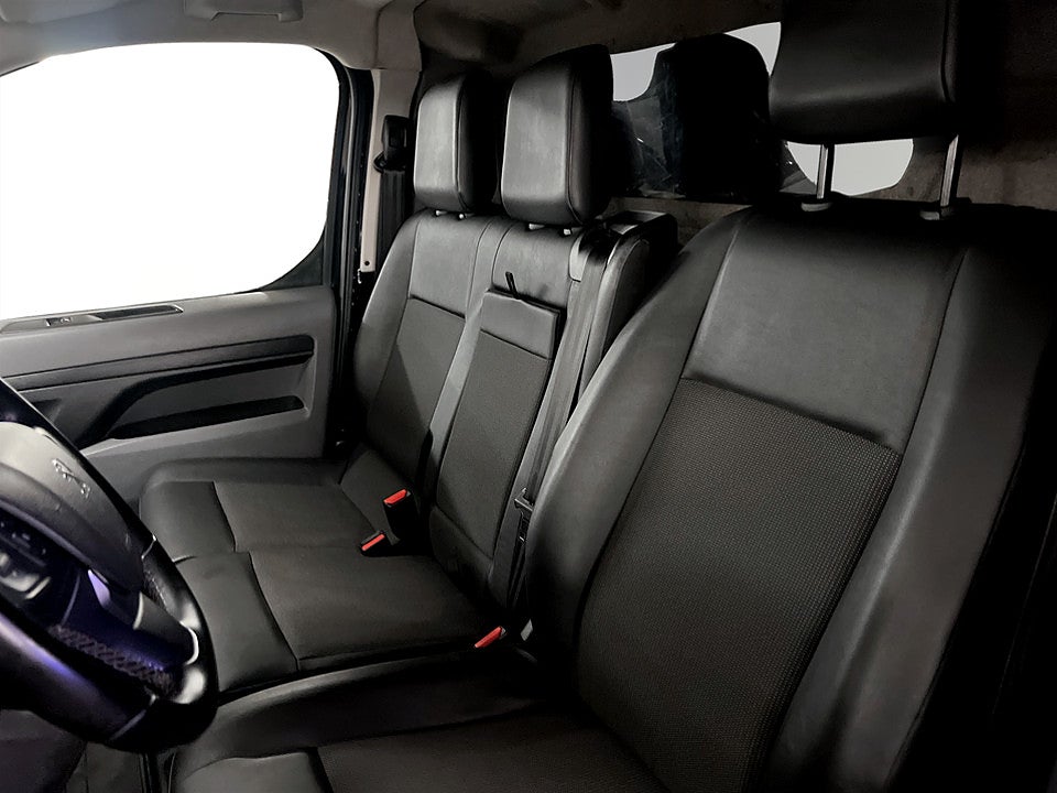 Bild på Peugeot Expert PRO+ 2.0 BHDi 145hk L2 DRAGKROK