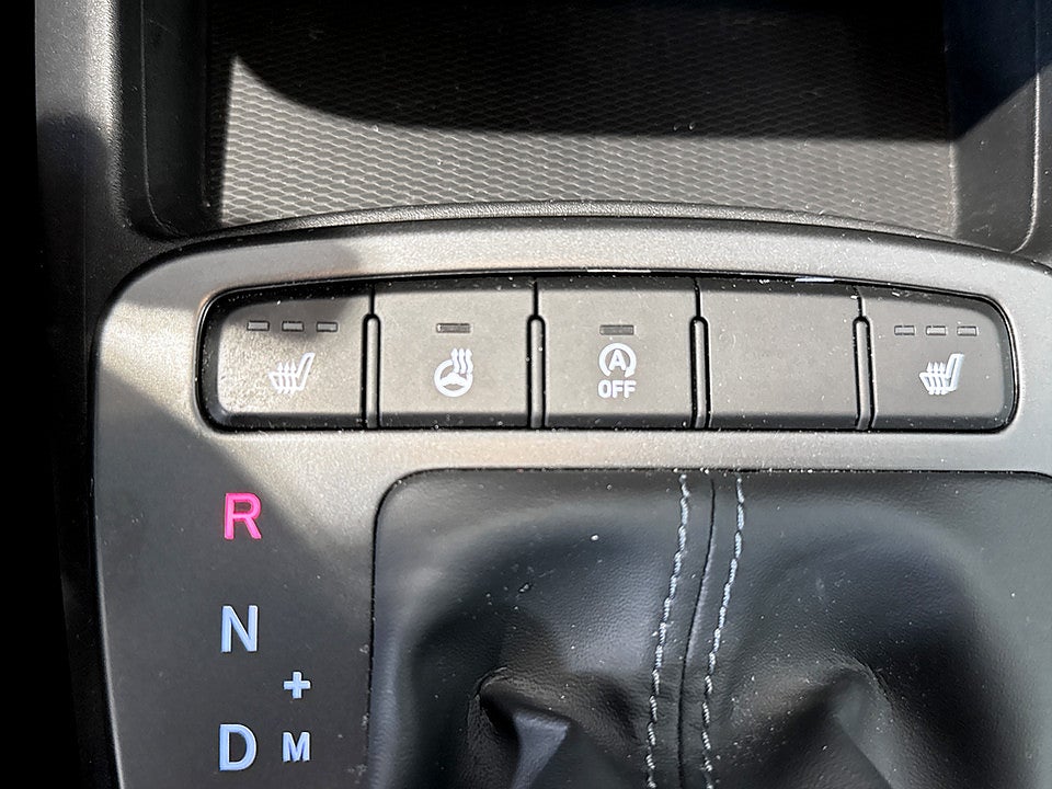Bild på Hyundai i10 Essential 1.0 67hk BACKKAMERA CARPLAY RATTVÄRME