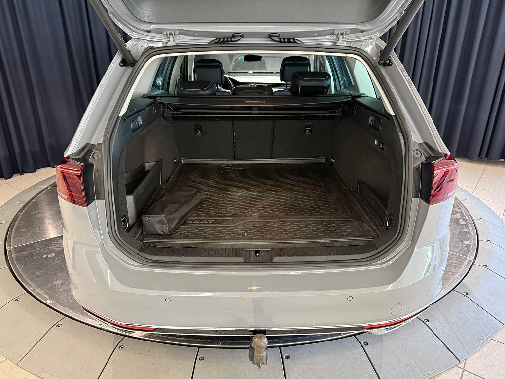 Volkswagen Passat 2022 - miniatyr 9