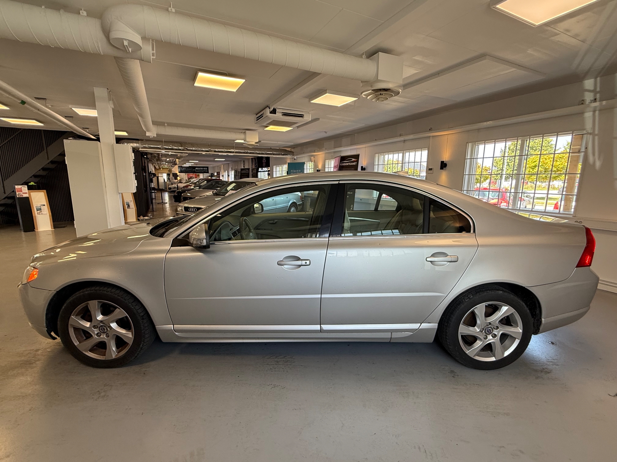 Volvo S80 2.5T Momentum 2007, photo 7/40