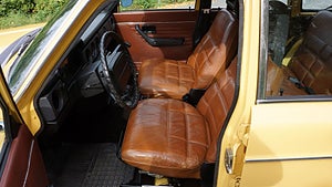 En Volvo 145 från 1974 säljs på Bilweb Auctions oktoberauktion. Foto: Bilweb Auctions. 