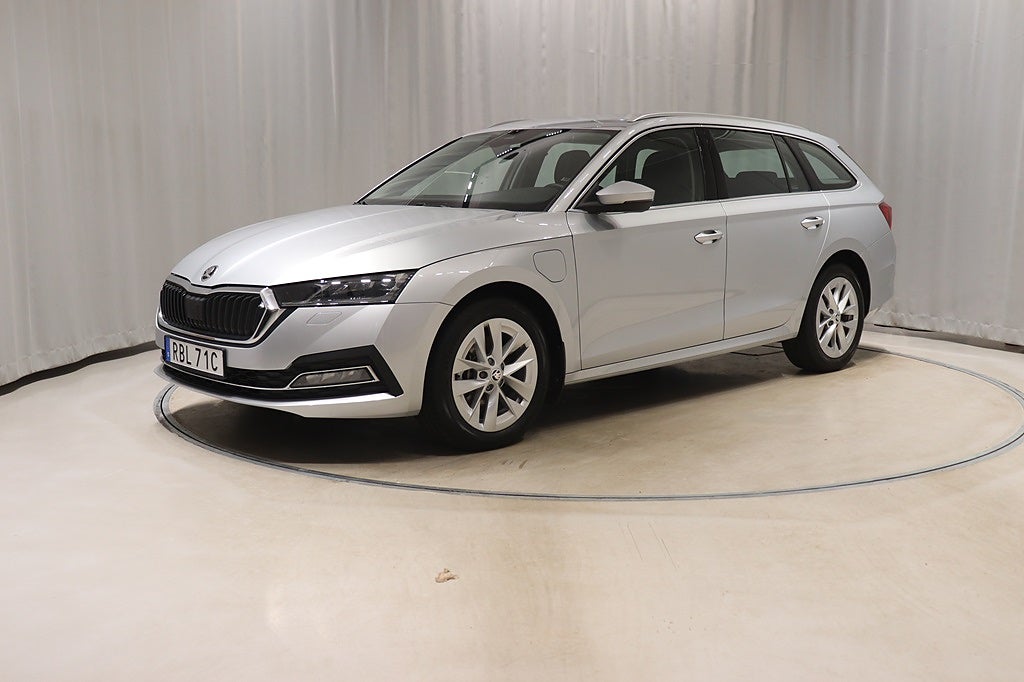 Skoda Octavia Combi iV 204hk Aut Drag Sensorer Farthållare Carplay